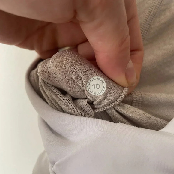 Lululemon Free to be Serene Bra High Neck Long Line Special Edition White Sz 10 - Picture 8 of 8